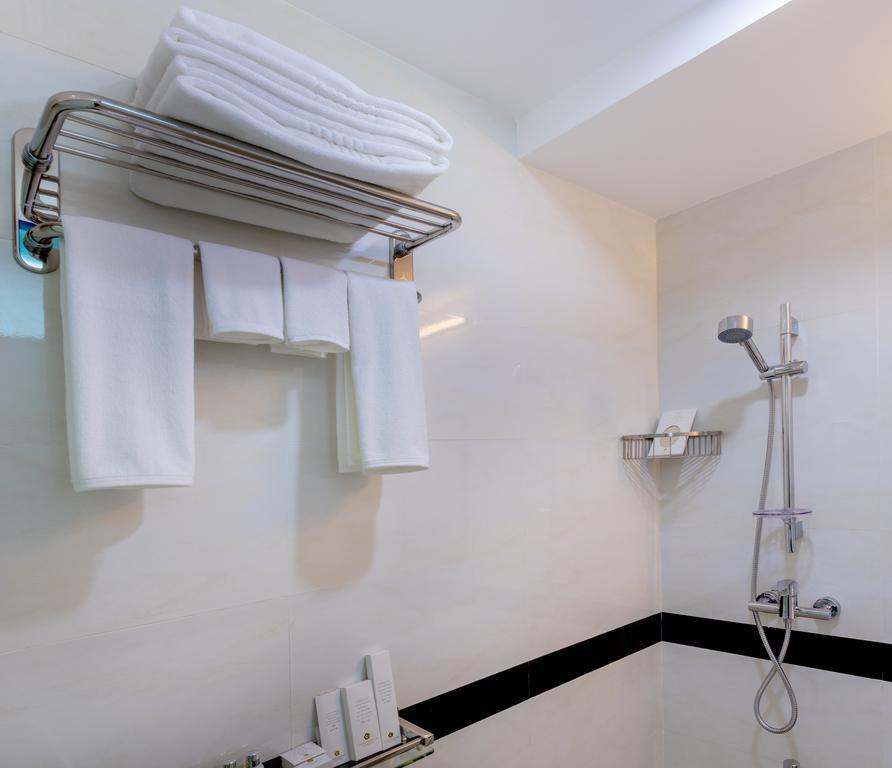 Hotel Novina à Malé Extérieur photo