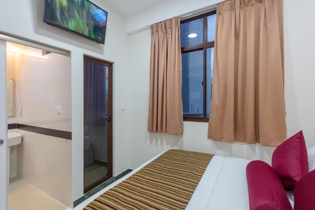 Hotel Novina à Malé Extérieur photo