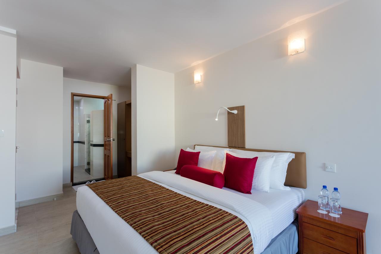 Hotel Novina à Malé Extérieur photo