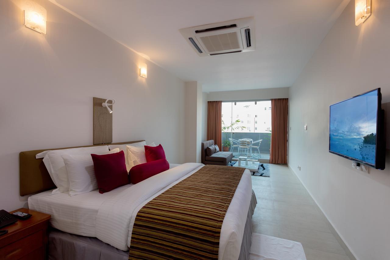 Hotel Novina à Malé Extérieur photo